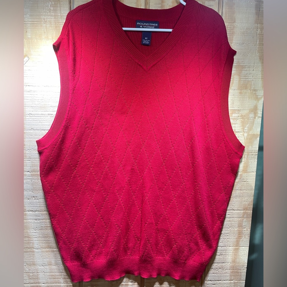 Roundtree & Yorke Red V-Neck Knit Sweater Pullover Vest
